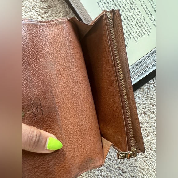 Authentic Louis Vuitton Monogram Portefeuille Sarah Long Wallet - Picture 12 of 16